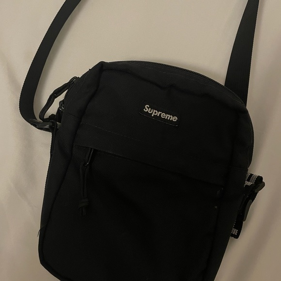 Supreme cross bag - Picture 2 of 3